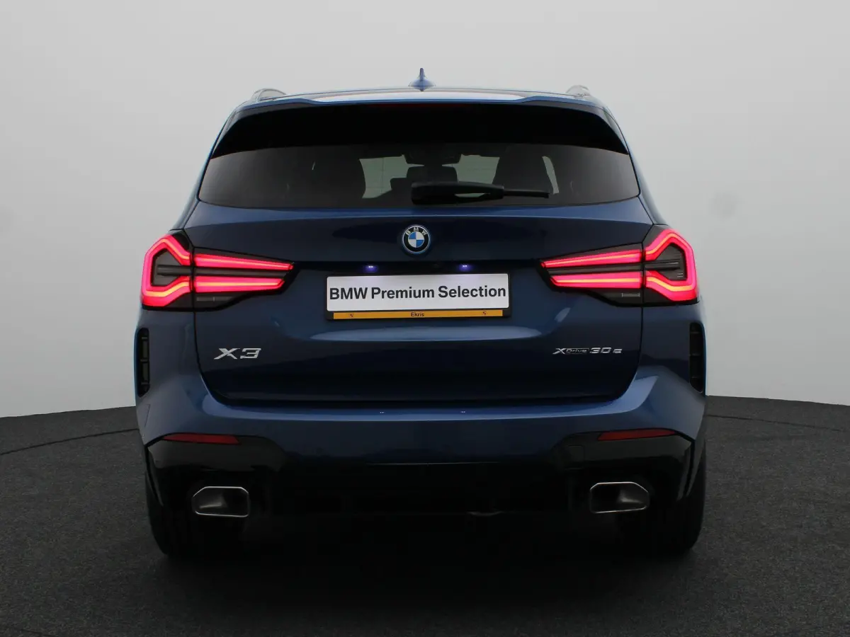 xDrive30e M Sportpakket | SoH 92% | Trekhaak | Panoramadak | Driving Assistant | 19''