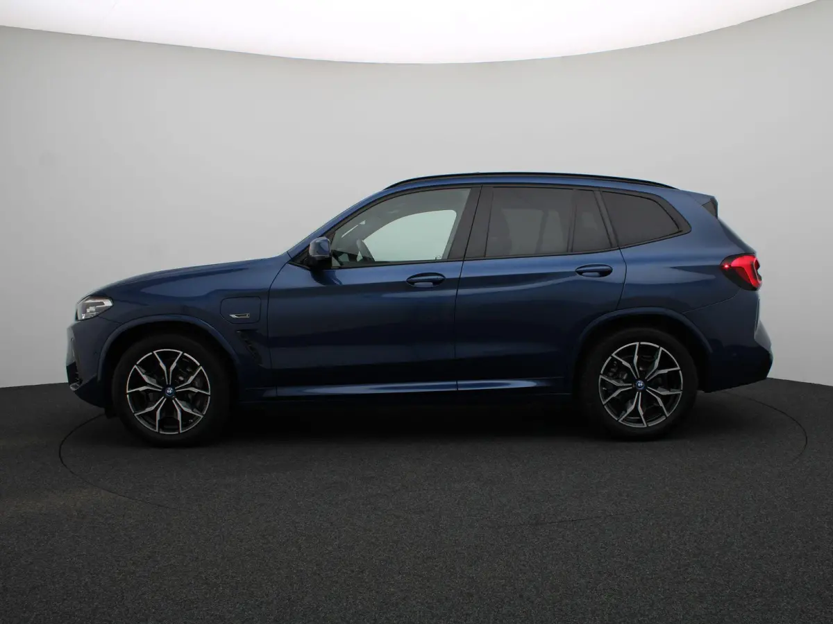 xDrive30e M Sportpakket | SoH 92% | Trekhaak | Panoramadak | Driving Assistant | 19''