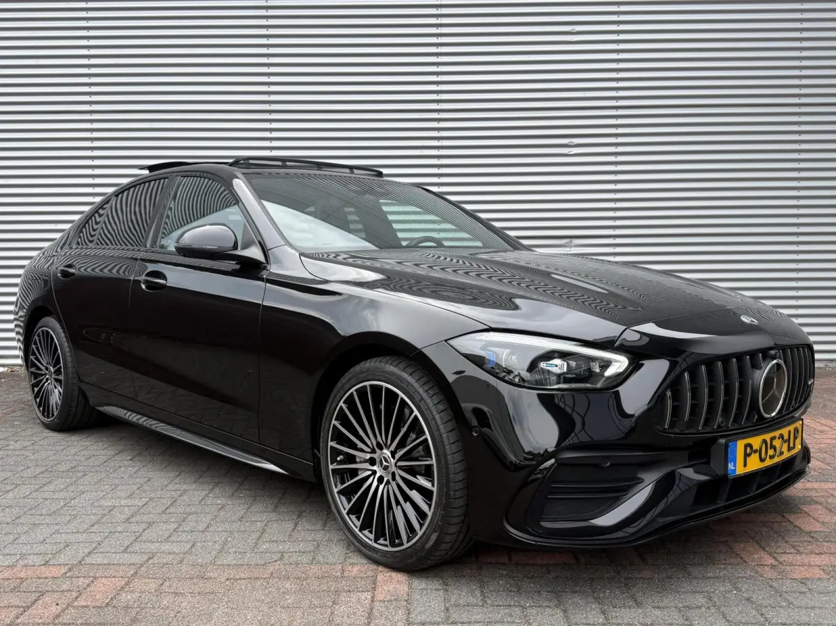 C200 AMG Camera Led Cruise Pano Head Up 22 NL Auto Eerste Eigenaar Vol Opties Achterasbesturing Sfeerverlichting Trekhaak Dealer Onderhouden Perfecte Staat