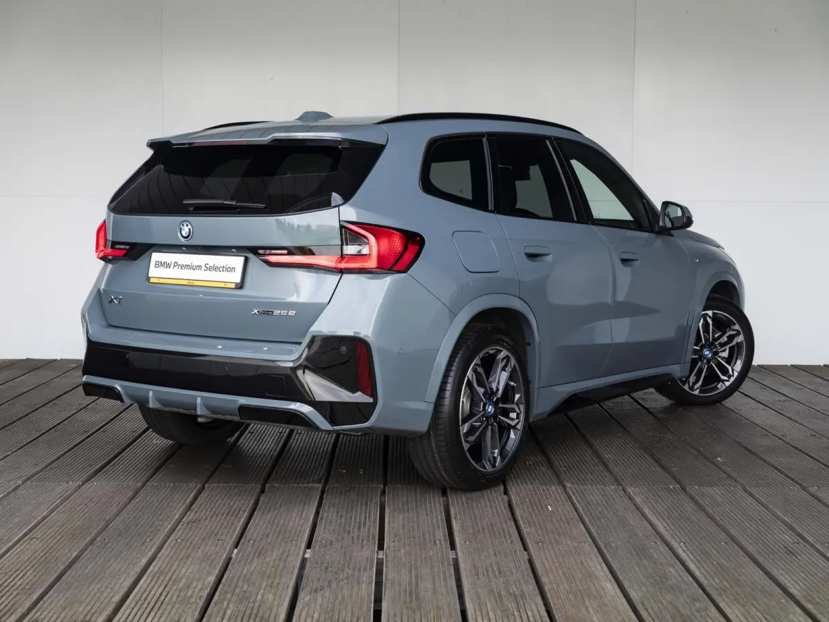 xDrive25e SoH 100% | M Sportpakket | Travel Pack | Comfort Access | Achteruitrijcamera | Panoramadak | Stoelverwarming | Trekhaak