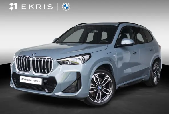 xDrive25e SoH 100% | M Sportpakket | Travel Pack | Comfort Access | Achteruitrijcamera | Panoramadak | Stoelverwarming | Trekhaak