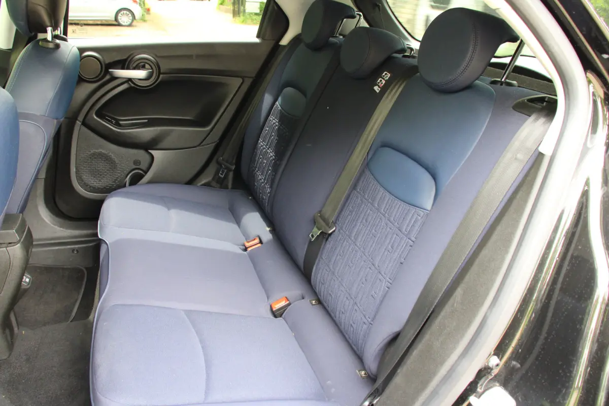 1.5 Hybrid Club | APPLE CARPLAY | CRUISE CONTROL | AIRCO | HALF LEDER | BLUETOOTH | NETTE STAAT!