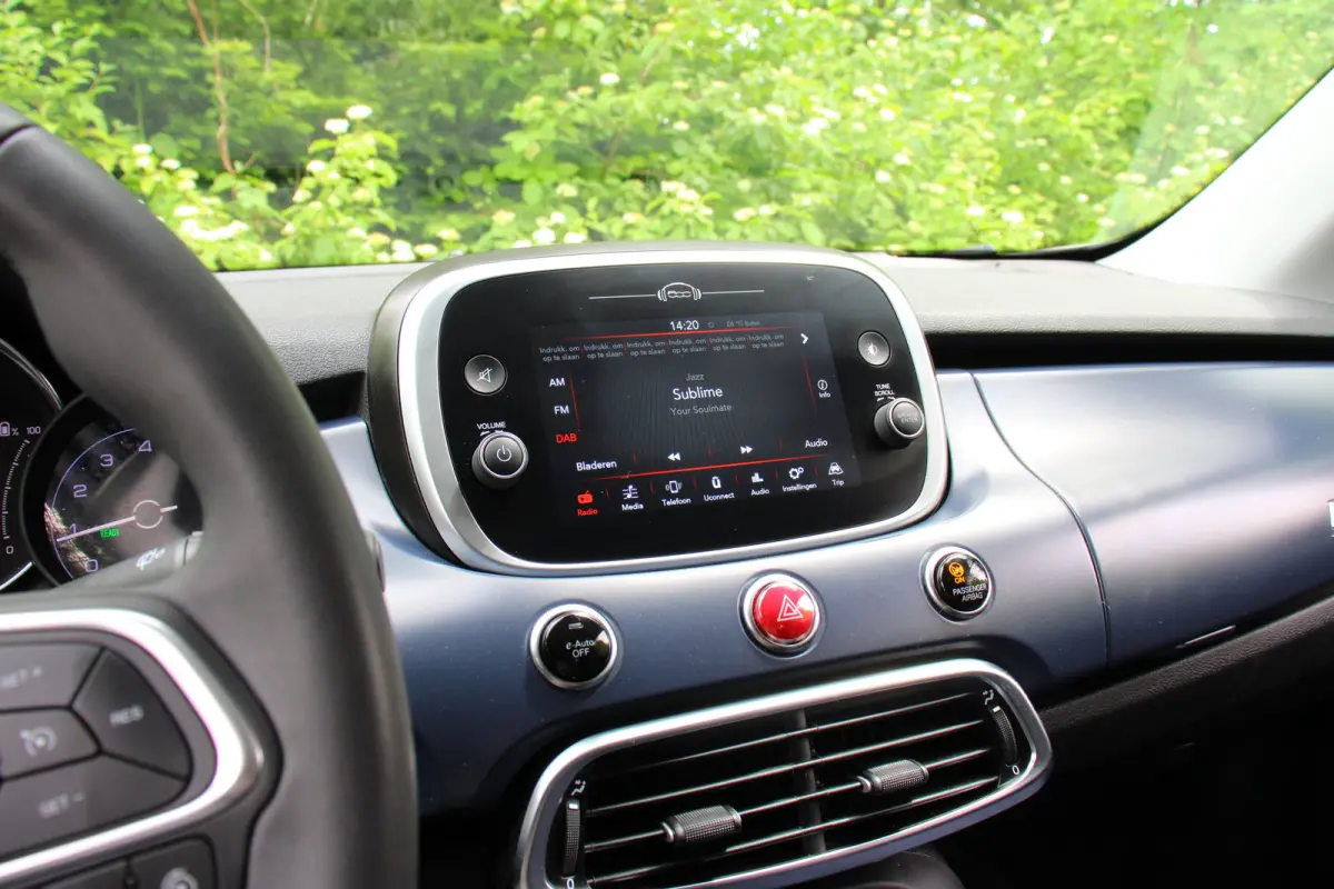 1.5 Hybrid Club | APPLE CARPLAY | CRUISE CONTROL | AIRCO | HALF LEDER | BLUETOOTH | NETTE STAAT!