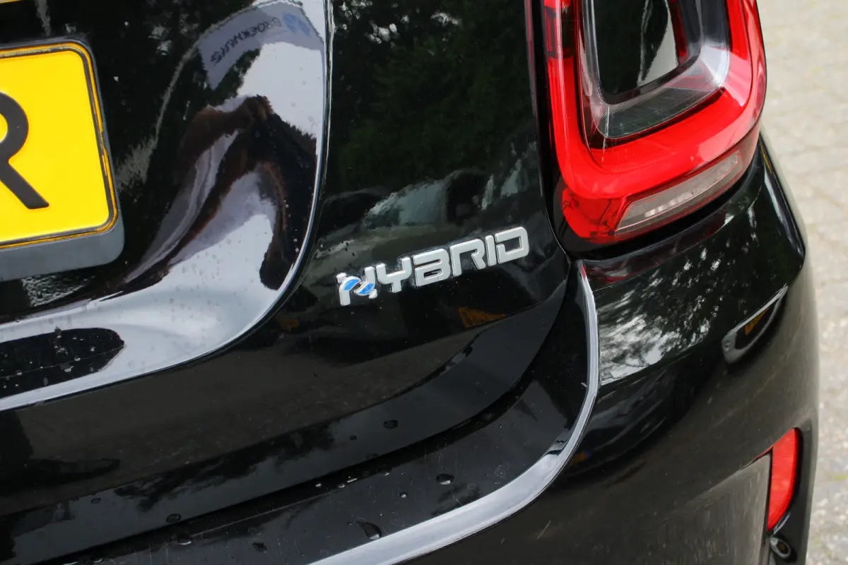 1.5 Hybrid Club | APPLE CARPLAY | CRUISE CONTROL | AIRCO | HALF LEDER | BLUETOOTH | NETTE STAAT!