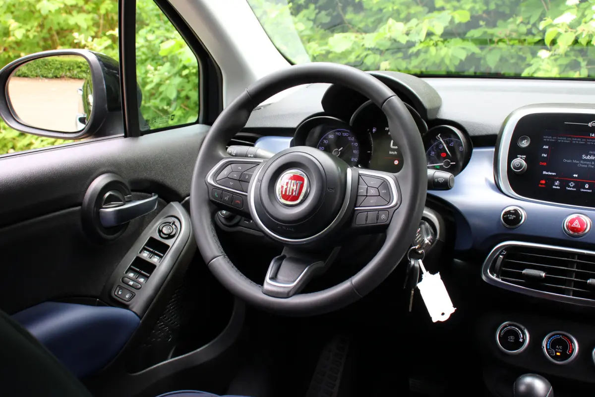 1.5 Hybrid Club | APPLE CARPLAY | CRUISE CONTROL | AIRCO | HALF LEDER | BLUETOOTH | NETTE STAAT!