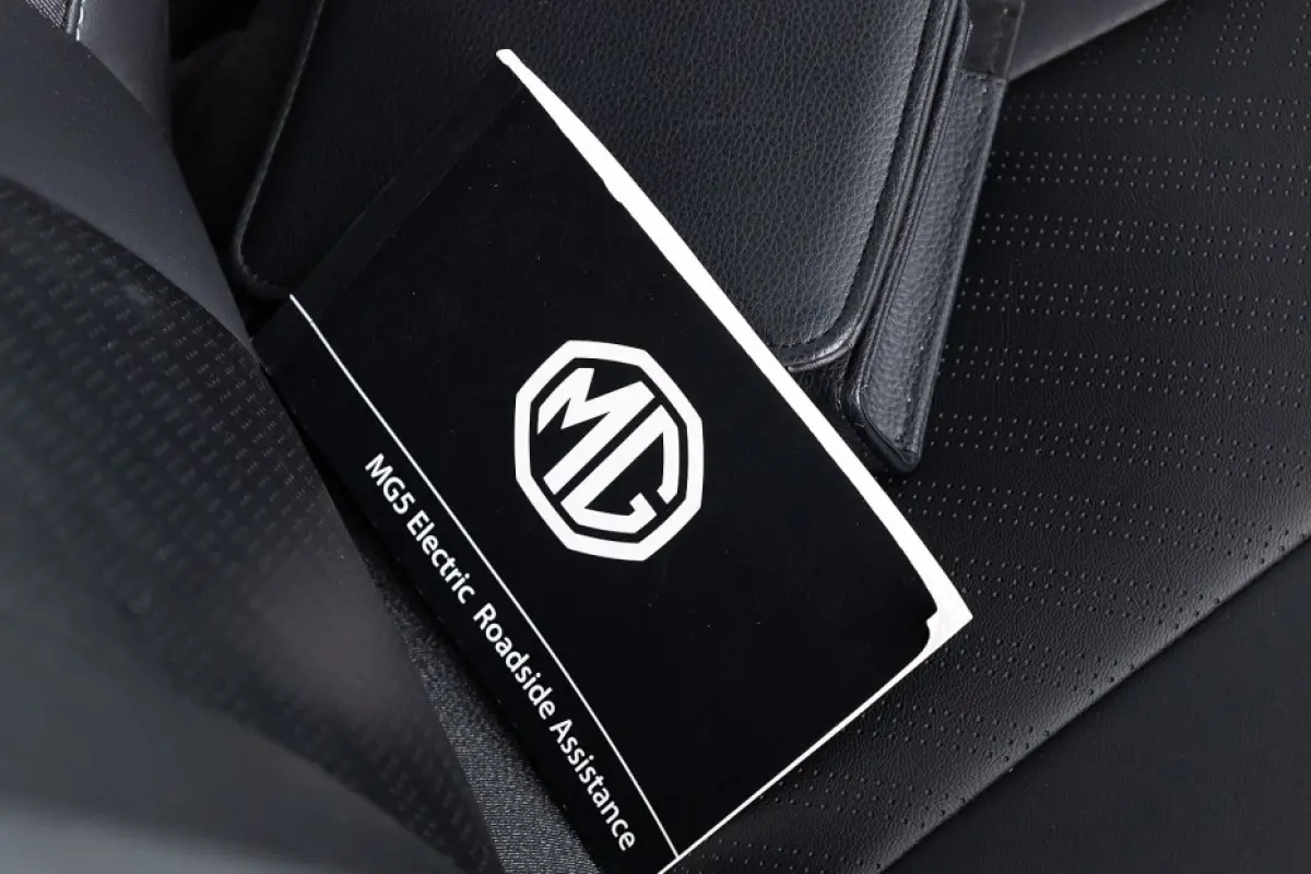 MG5 Standard Range Luxury 50kWh EV | LEDER | NAVI | FULL LED | SOH: 89,5% |