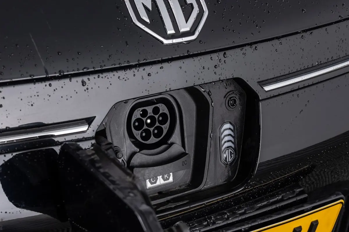 MG5 Standard Range Luxury 50kWh EV | LEDER | NAVI | FULL LED | SOH: 89,5% | !