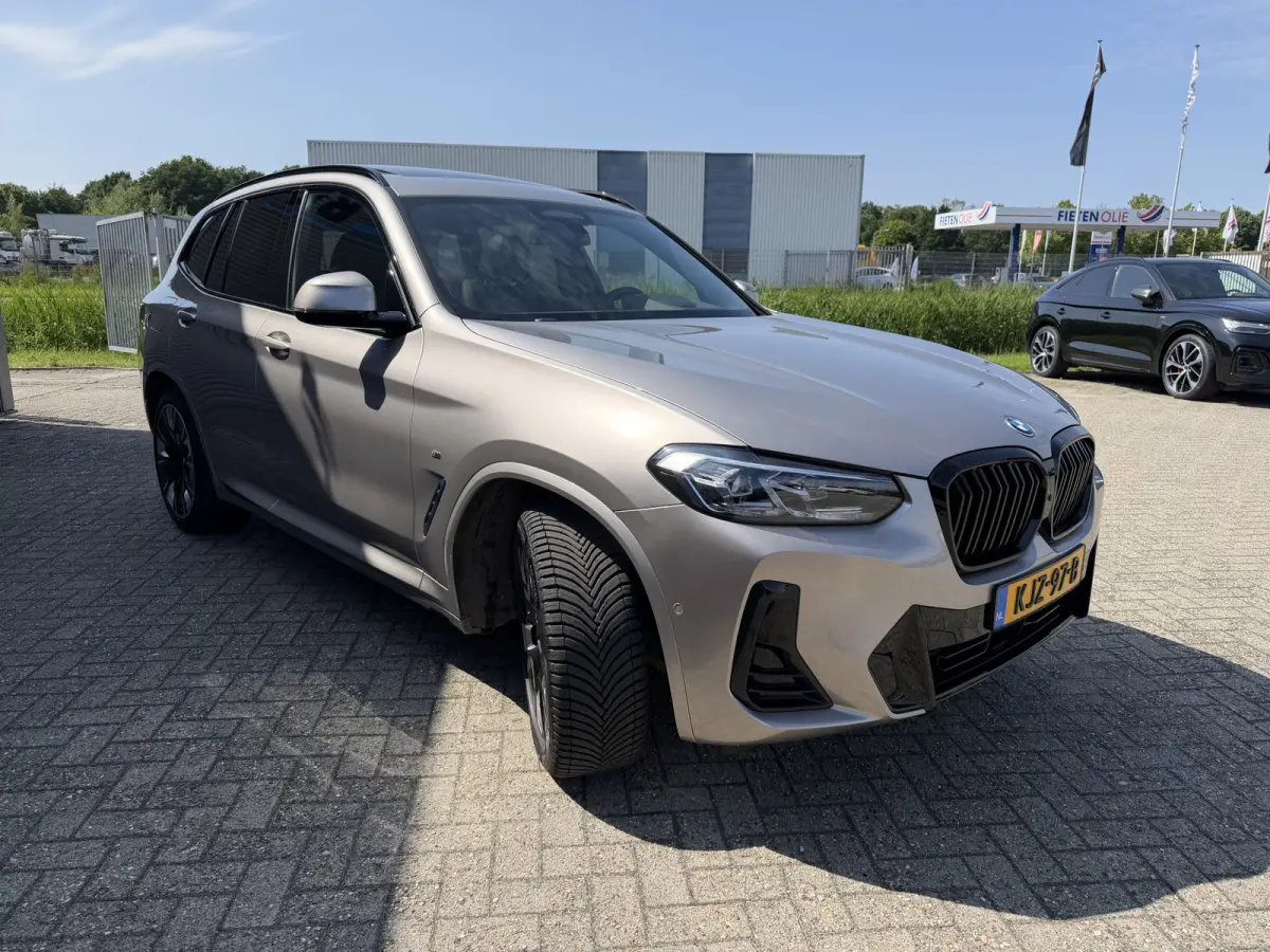 High Executive 80 kWh SOH 100% M Sport Panoramadak Trekhaak Leder Harman-Kardon 20 inch 360 Camera Camera