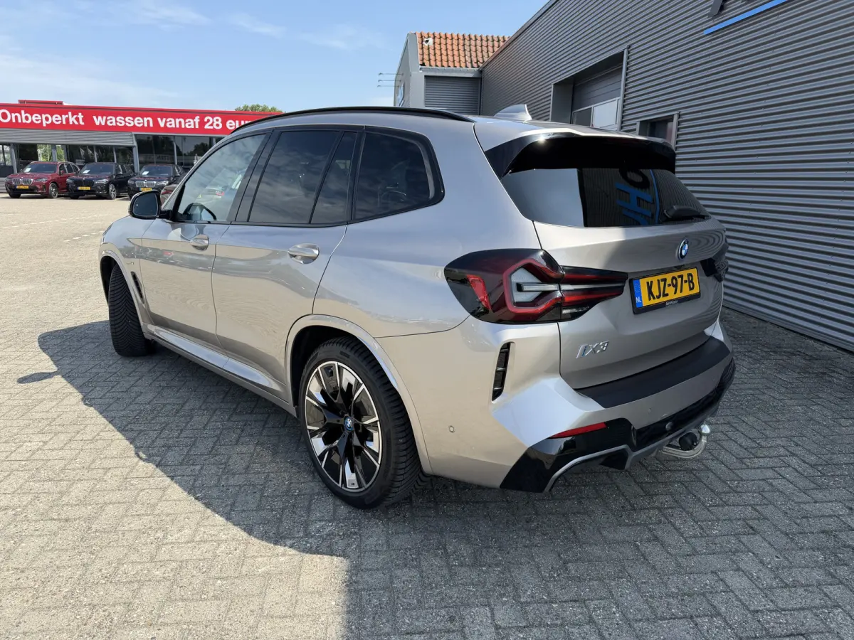 High Executive 80 kWh SOH 100% M Sport Panoramadak Trekhaak Leder Harman-Kardon 20 inch 360 Camera Camera
