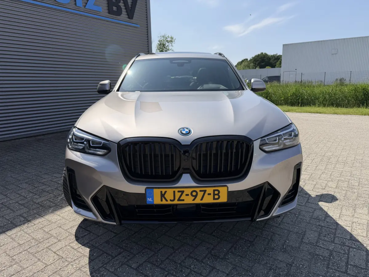 High Executive 80 kWh SOH 100% M Sport Panoramadak Trekhaak Leder Harman-Kardon 20 inch 360 Camera Camera