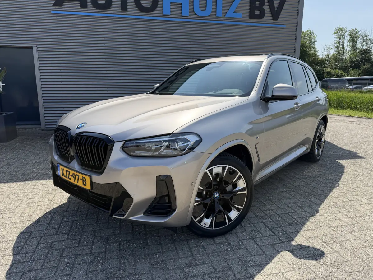 High Executive 80 kWh SOH 100% M Sport Panoramadak Trekhaak Leder Harman-Kardon 20 inch 360 Camera Camera