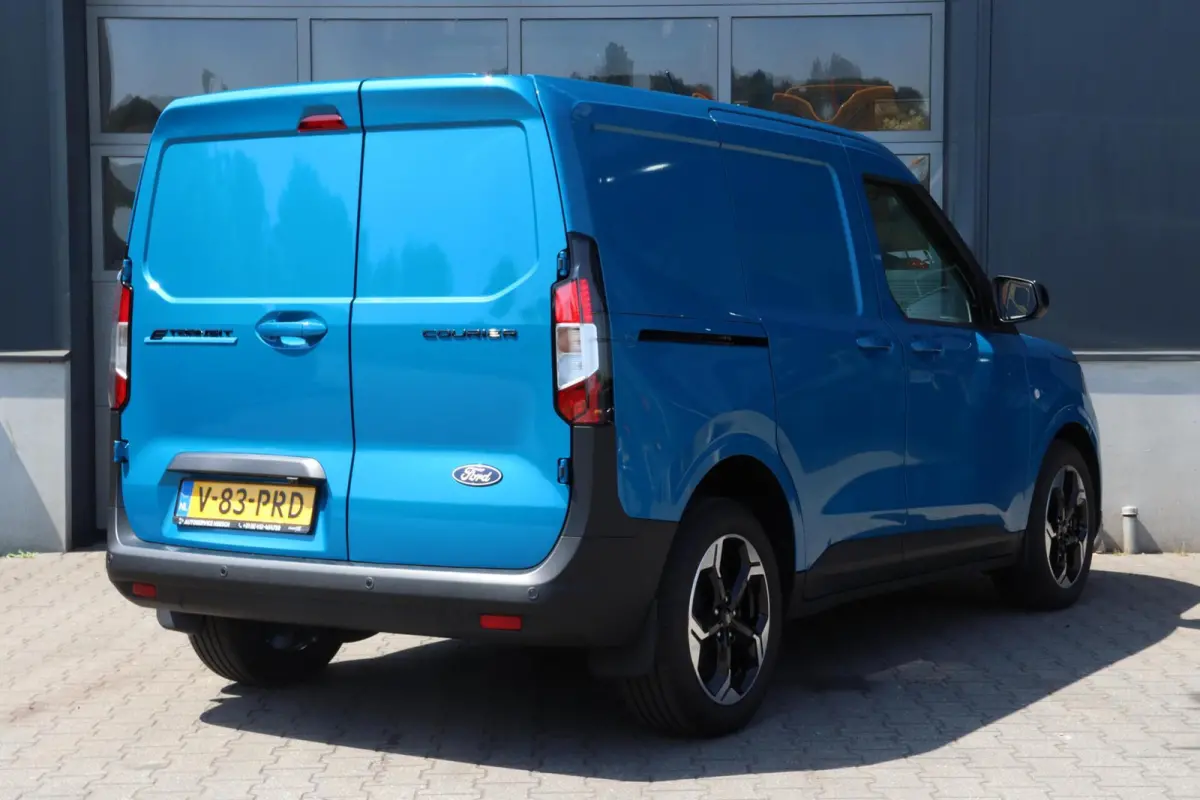 Cour. Limited 44 kWh l FULL OPTION l NAVI l CLIMATE l STUURVERWARMING l LANE ASSIST l CAMERA