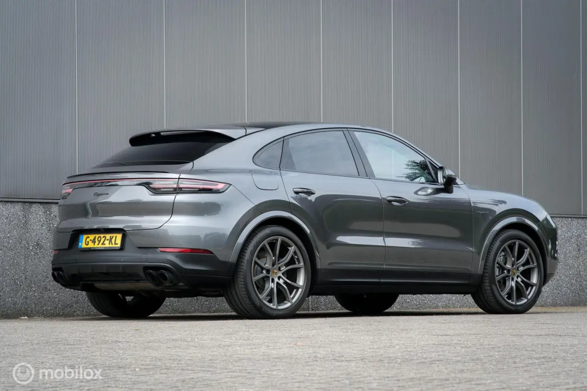 3.0 E-Hybrid | Dealer OH | Meesturende As | Sportchono | Stoelkoeling | Dubbel glas | Trekhaak | Panorama | LED | Adaptive | NL auto NAP |