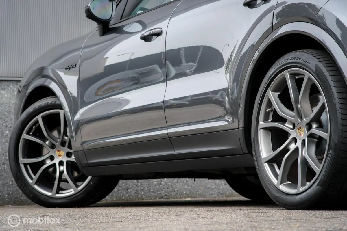3.0 E-Hybrid | Dealer OH | Meesturende As | Sportchono | Stoelkoeling | Dubbel glas | Trekhaak | Panorama | LED | Adaptive | NL auto NAP |