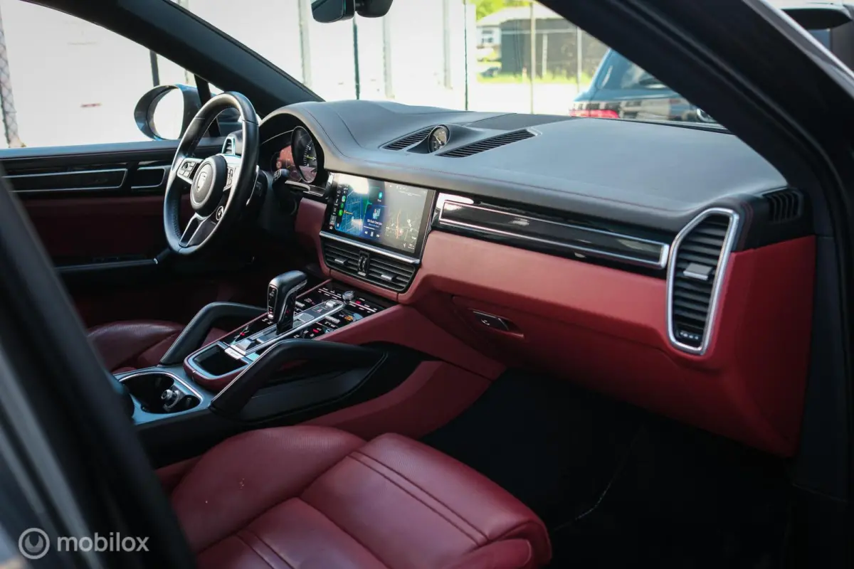 3.0 E-Hybrid | Dealer OH | Meesturende As | Sportchono | Stoelkoeling | Dubbel glas | Trekhaak | Panorama | LED | Adaptive | NL auto NAP |
