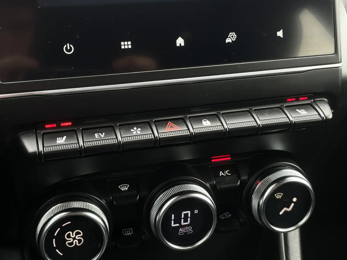 1.6 E-Tech Plug-in Hybrid 160 Intens | Stoelverwarming | Camera |