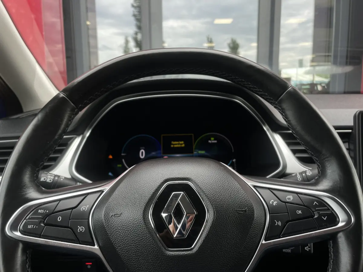 1.6 E-Tech Plug-in Hybrid 160 Intens | Stoelverwarming | Camera |