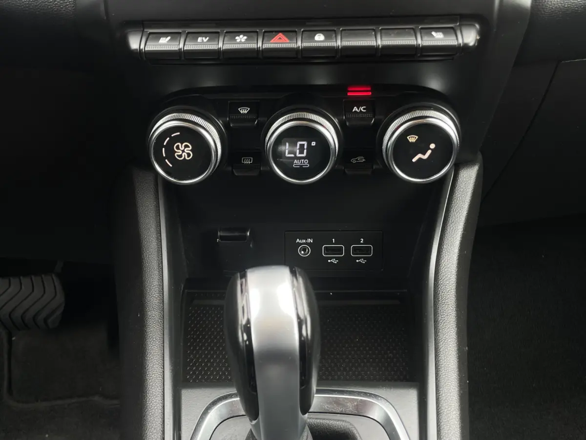 1.6 E-Tech Plug-in Hybrid 160 Intens | Stoelverwarming | Camera |