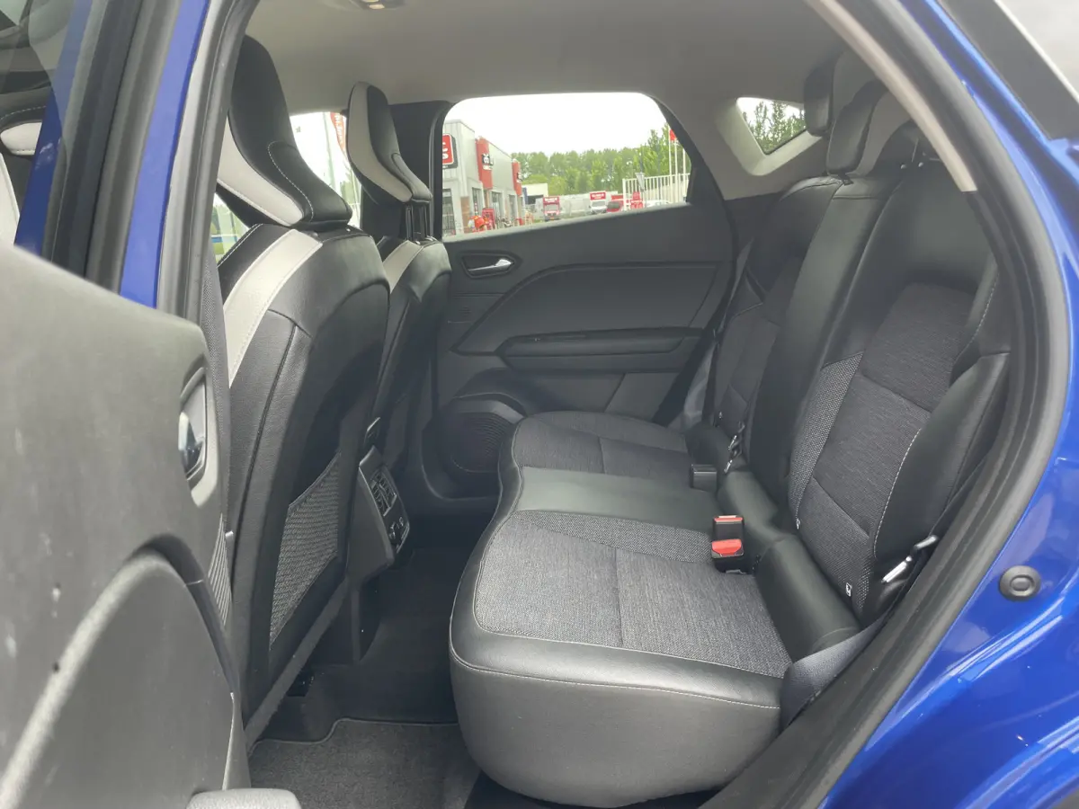 1.6 E-Tech Plug-in Hybrid 160 Intens | Stoelverwarming | Camera |