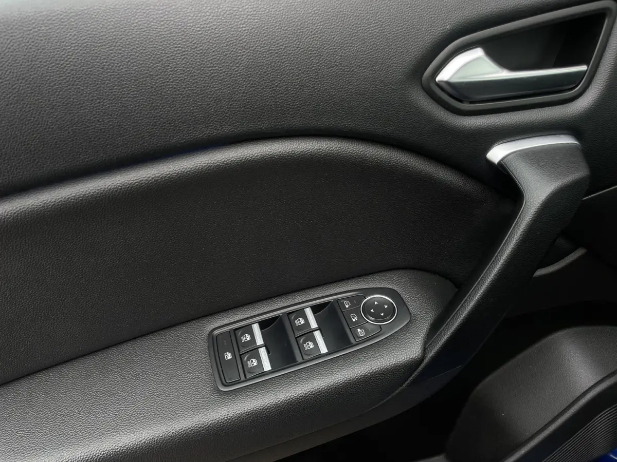 1.6 E-Tech Plug-in Hybrid 160 Intens | Stoelverwarming | Camera |