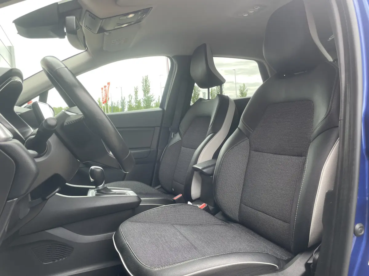 1.6 E-Tech Plug-in Hybrid 160 Intens | Stoelverwarming | Camera |