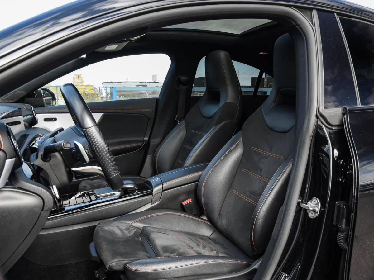250 4MATIC Premium Plus | Edition 1 AMG | Panoramadak | Distronic | Sfeerverlichting | Multibeam LED | Rondomzicht Camera | Widescreen | Keyless | 19"