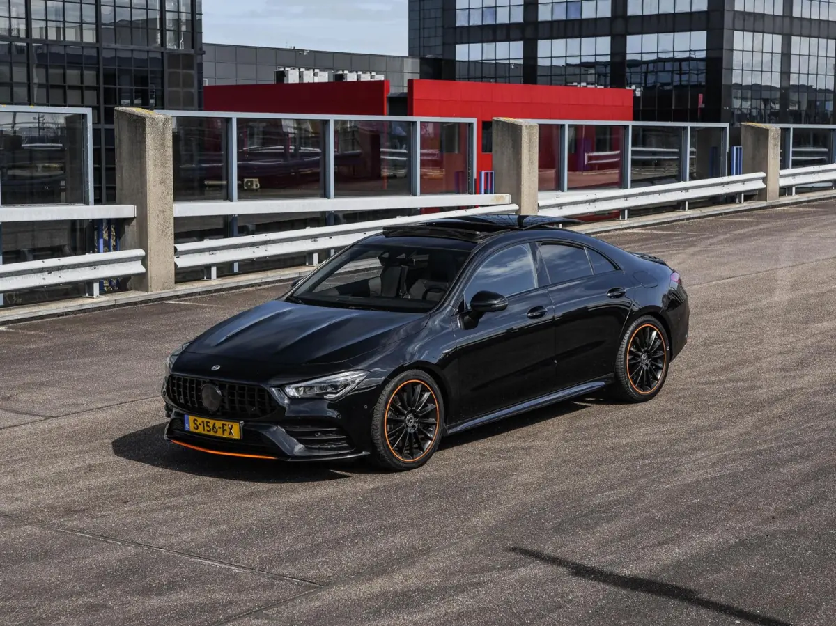 250 4MATIC Premium Plus | Edition 1 AMG | Panoramadak | Distronic | Sfeerverlichting | Multibeam LED | Rondomzicht Camera | Widescreen | Keyless | 19"