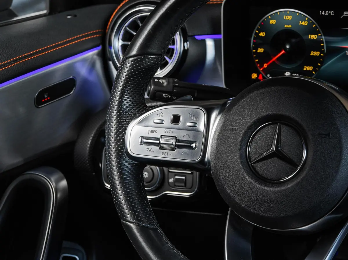 250 4MATIC Premium Plus | Edition 1 AMG | Panoramadak | Distronic | Sfeerverlichting | Multibeam LED | Rondomzicht Camera | Widescreen | Keyless | 19"