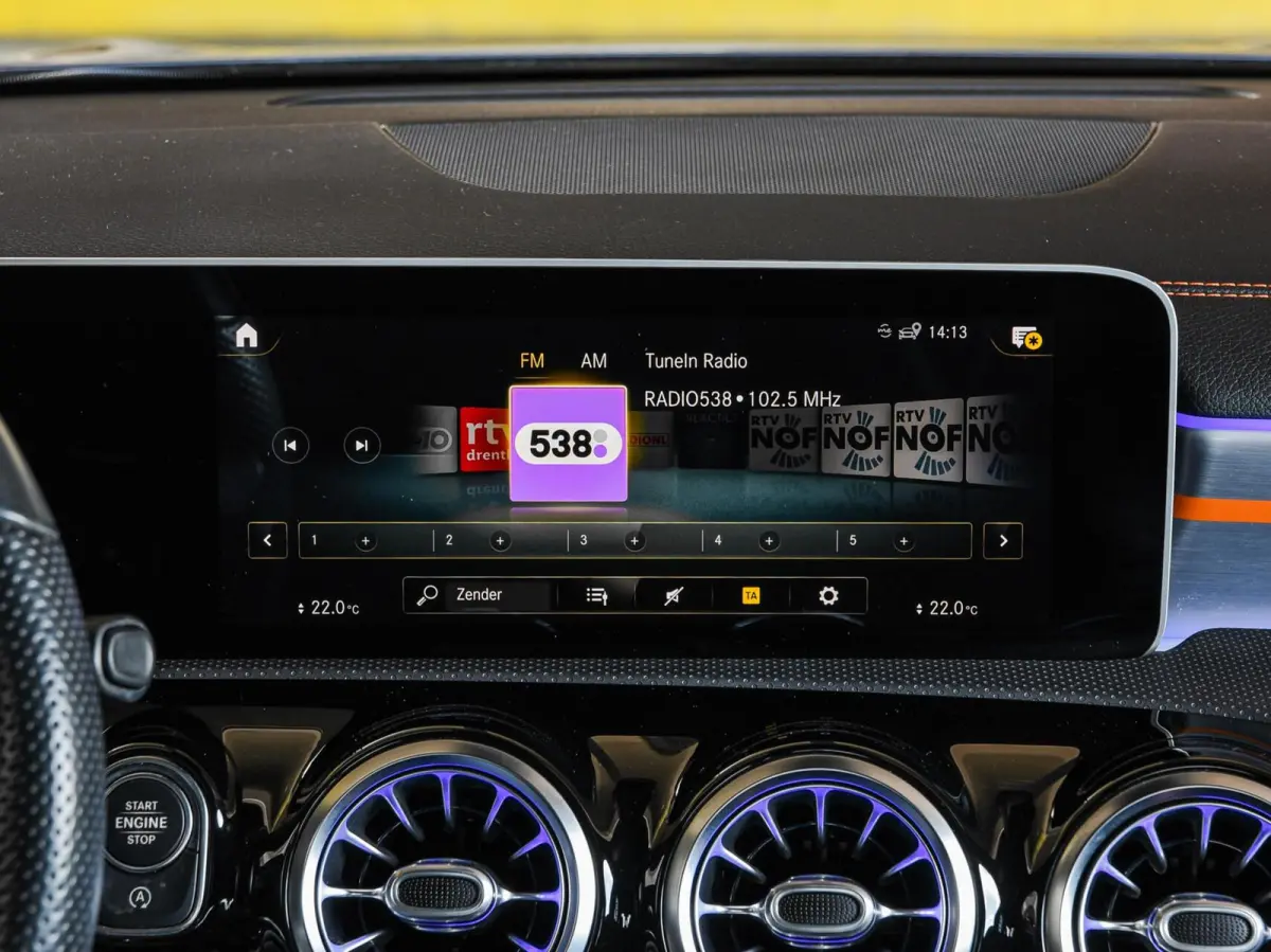 250 4MATIC Premium Plus | Edition 1 AMG | Panoramadak | Distronic | Sfeerverlichting | Multibeam LED | Rondomzicht Camera | Widescreen | Keyless | 19"