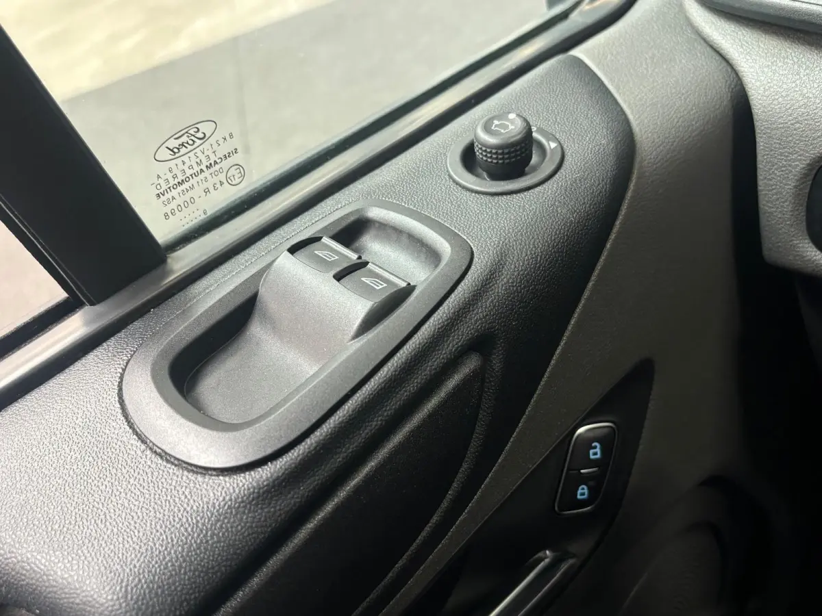 280 2.0 TDCI L1H1 Trend Airco Navigatie Cruise Control Trekhaak Stoelverwarming