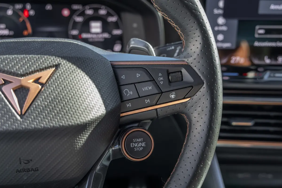1.5 TSI PHEV e-Hybrid Business | 360 Camera | Sennheiser audio | Cruise adaptief | Stuur+stoel verwarming | Apple Carplay/Android Auto | Sfeerverlichting | Elektrisch verstelb. bestuurdersst