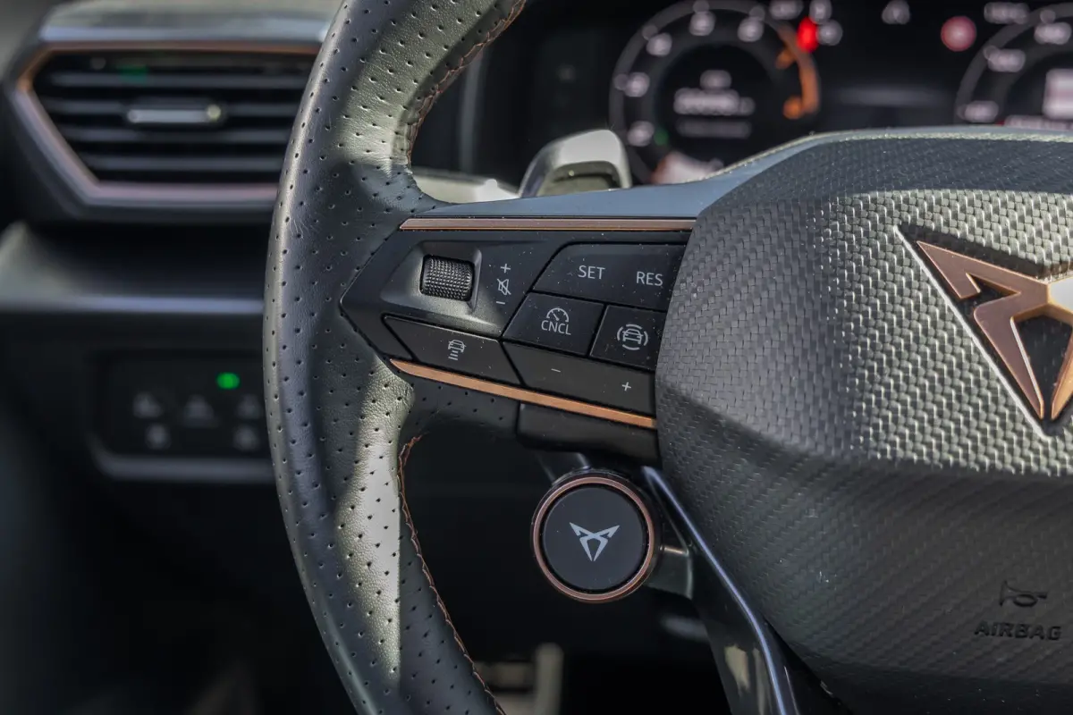 1.5 TSI PHEV e-Hybrid Business | 360 Camera | Sennheiser audio | Cruise adaptief | Stuur+stoel verwarming | Apple Carplay/Android Auto | Sfeerverlichting | Elektrisch verstelb. bestuurdersst