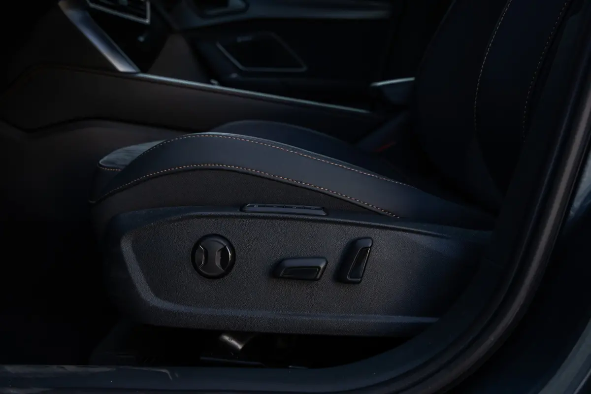 1.5 TSI PHEV e-Hybrid Business | 360 Camera | Sennheiser audio | Cruise adaptief | Stuur+stoel verwarming | Apple Carplay/Android Auto | Sfeerverlichting | Elektrisch verstelb. bestuurdersst