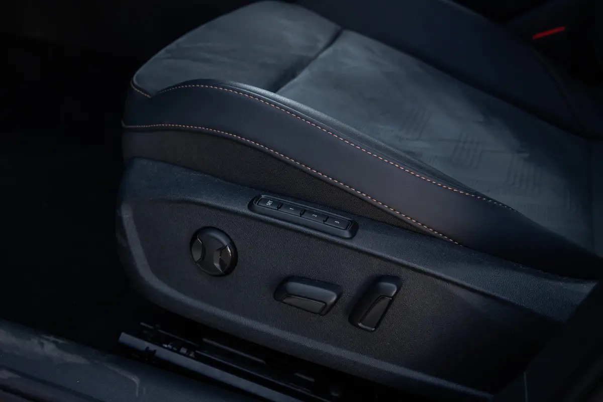 1.5 TSI PHEV e-Hybrid Business | 360 Camera | Sennheiser audio | Cruise adaptief | Stuur+stoel verwarming | Apple Carplay/Android Auto | Sfeerverlichting | Elektrisch verstelb. bestuurdersst