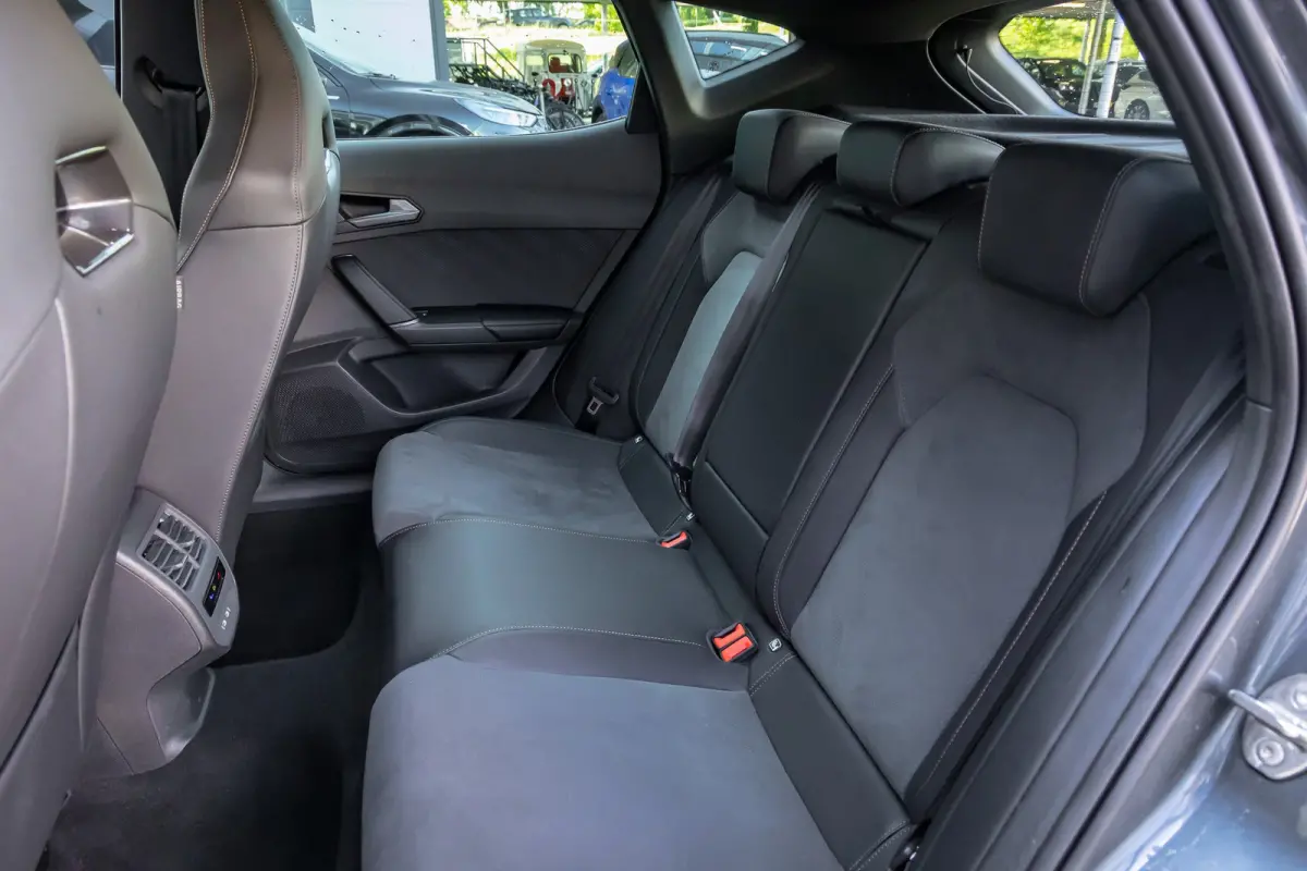 1.5 TSI PHEV e-Hybrid Business | 360 Camera | Sennheiser audio | Cruise adaptief | Stuur+stoel verwarming | Apple Carplay/Android Auto | Sfeerverlichting | Elektrisch verstelb. bestuurdersst