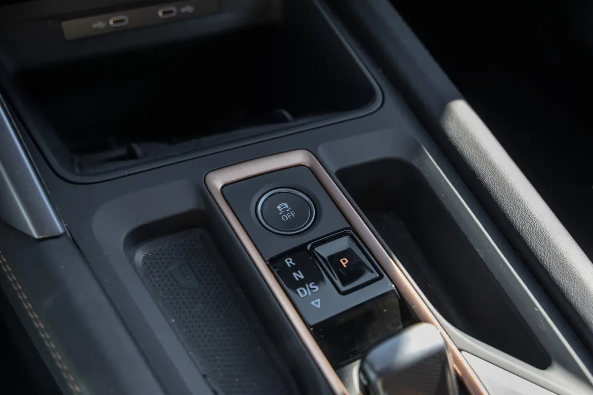 1.5 TSI PHEV e-Hybrid Business | 360 Camera | Sennheiser audio | Cruise adaptief | Stuur+stoel verwarming | Apple Carplay/Android Auto | Sfeerverlichting | Elektrisch verstelb. bestuurdersst