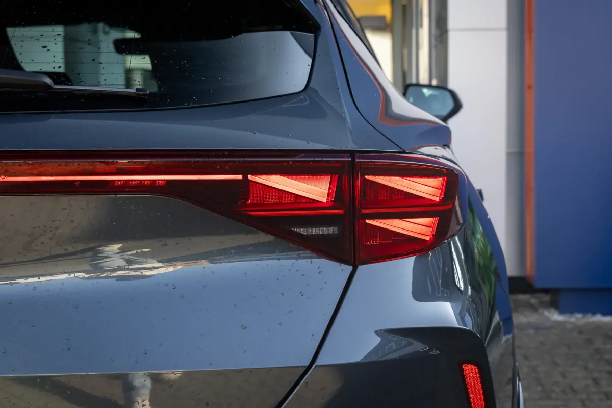 1.5 TSI PHEV e-Hybrid Business | 360 Camera | Sennheiser audio | Cruise adaptief | Stuur+stoel verwarming | Apple Carplay/Android Auto | Sfeerverlichting | Elektrisch verstelb. bestuurdersst