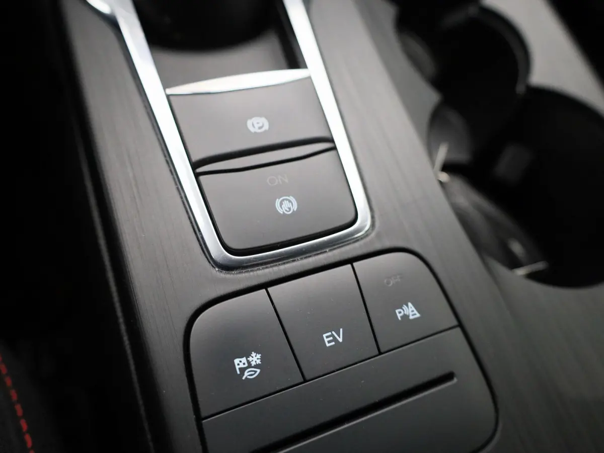2.5 PHEV ST-Line | APPLE CARPLAY - ANDROID AUTO | CLIMATE CONTROL | CRUISE CONTROL | PARKEERSENSOREN |