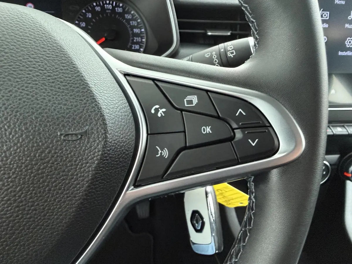 TCe 100 Zen | Trekhaak | Navigatie | Parkeersensoren |
