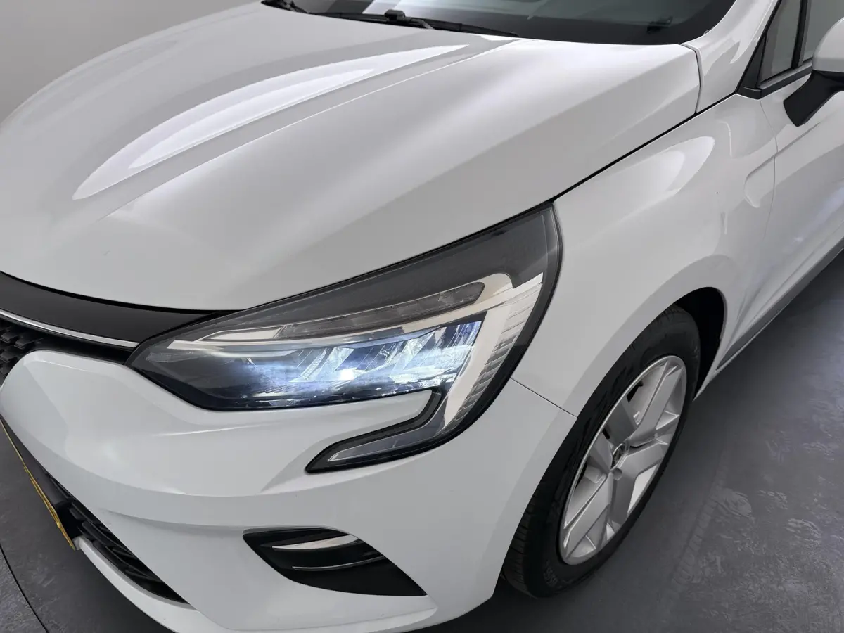TCe 100 Zen | Trekhaak | Navigatie | Parkeersensoren |