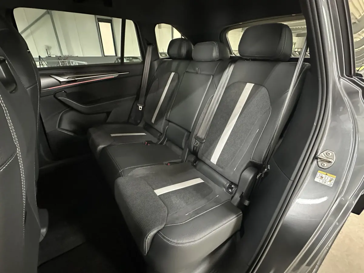 1.5 TSI PHEV Sportline | Trekhaak | Canton | Comfort-pack | Dynamic-pack