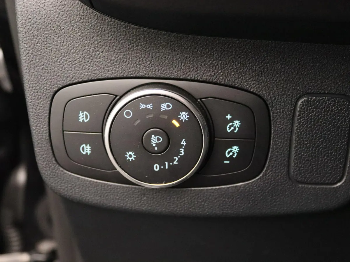 1.0 EcoBoost ST-Line | Winterpack | Navi | Cruise Control |
