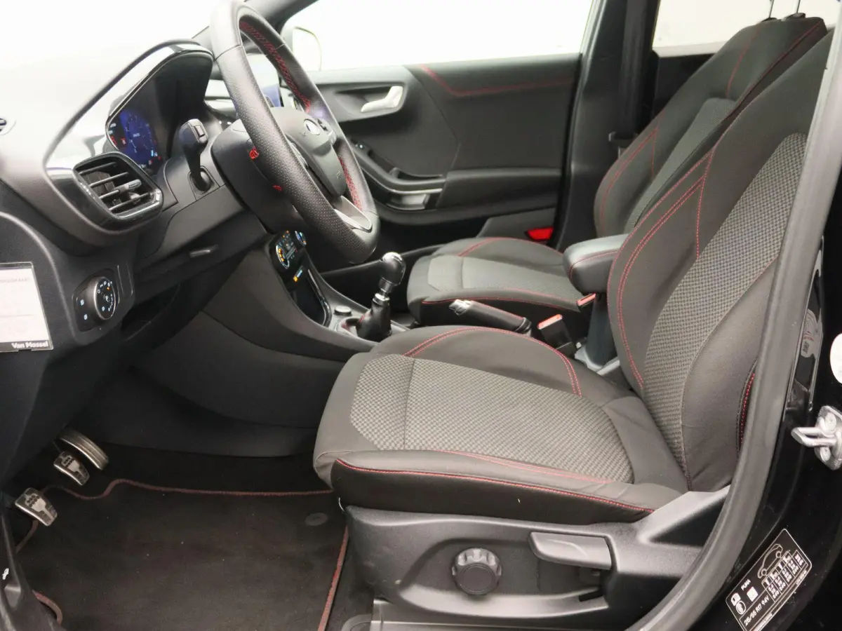 1.0 EcoBoost ST-Line | Winterpack | Navi | Cruise Control |