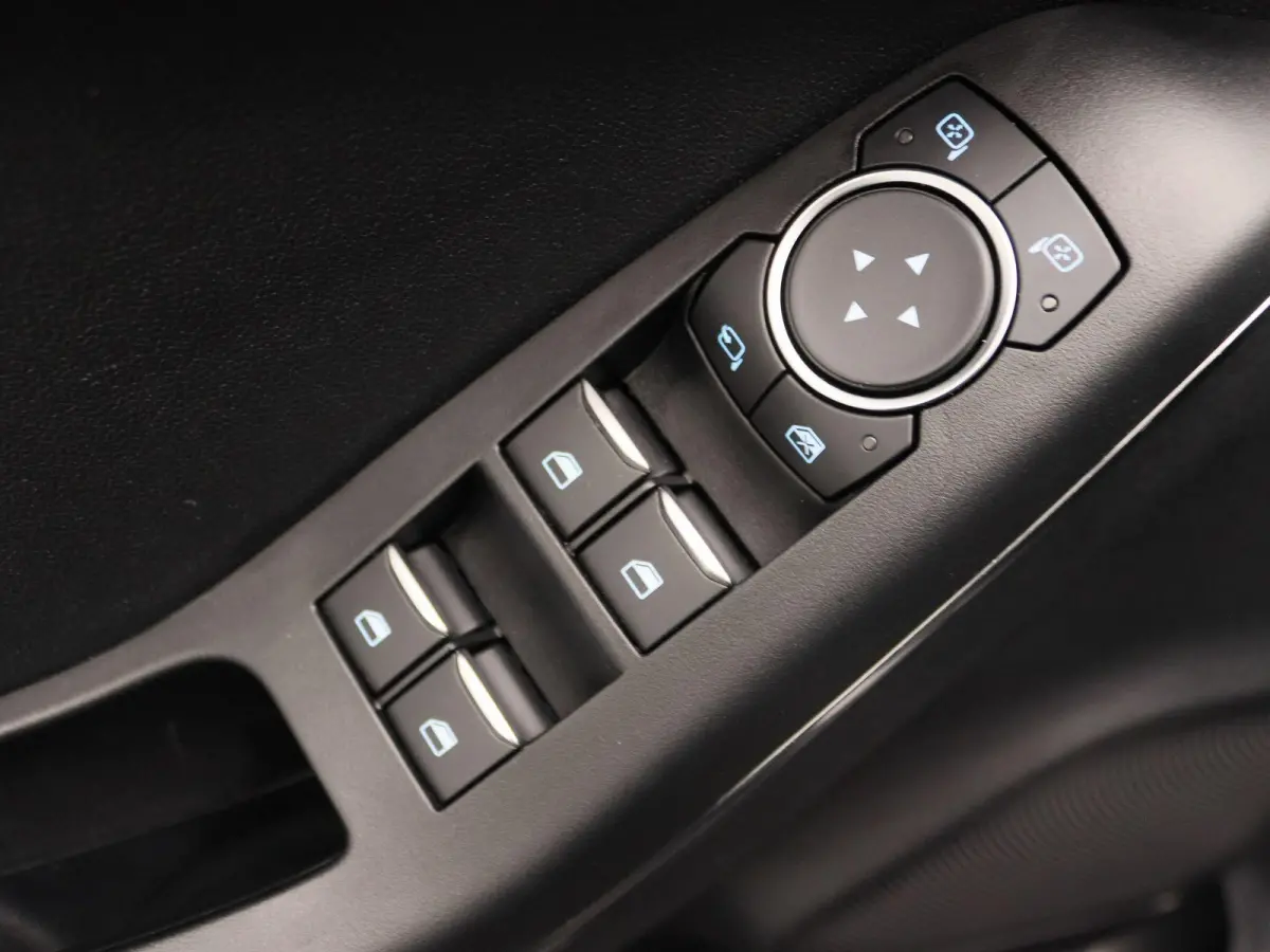 1.0 EcoBoost ST-Line | Winterpack | Navi | Cruise Control |