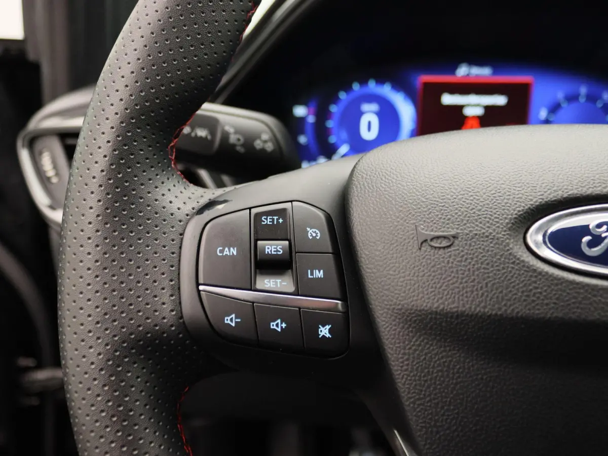 1.0 EcoBoost ST-Line | Winterpack | Navi | Cruise Control |