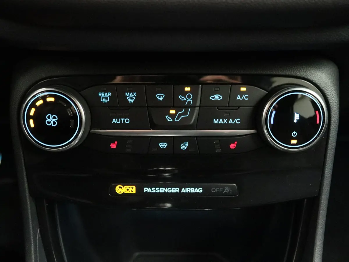 1.0 EcoBoost ST-Line | Winterpack | Navi | Cruise Control |