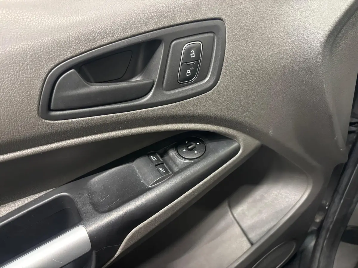 1.5 EcoBlue L2 Trend Airco Navigatie Parkeersensoren Camera Cruise Control Lichtmetalen velgen 3 Zits