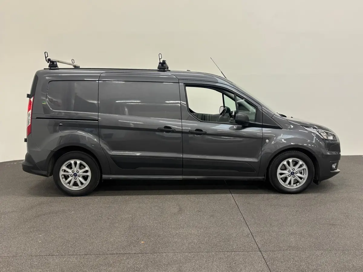 1.5 EcoBlue L2 Trend Airco Navigatie Parkeersensoren Camera Cruise Control Lichtmetalen velgen 3 Zits