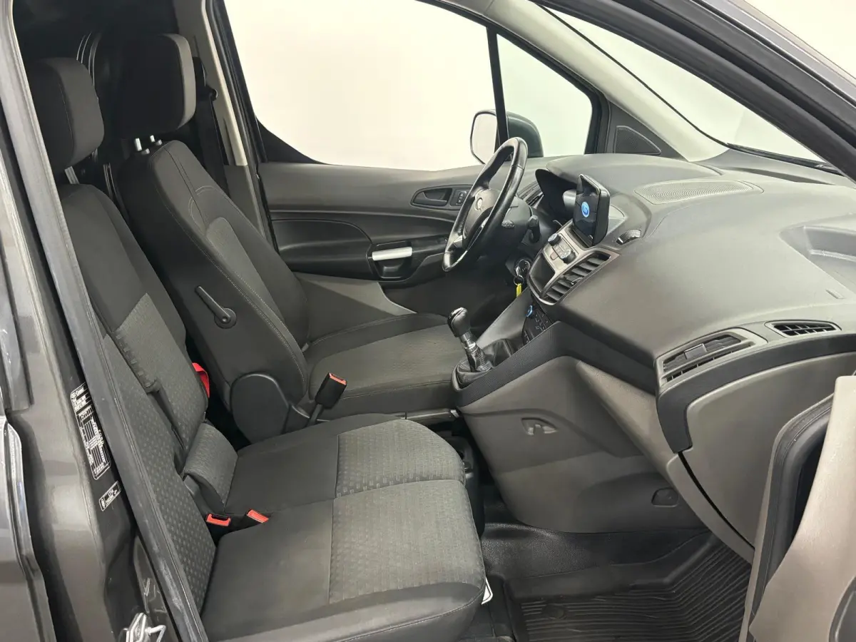 1.5 EcoBlue L2 Trend Airco Navigatie Parkeersensoren Camera Cruise Control Lichtmetalen velgen 3 Zits
