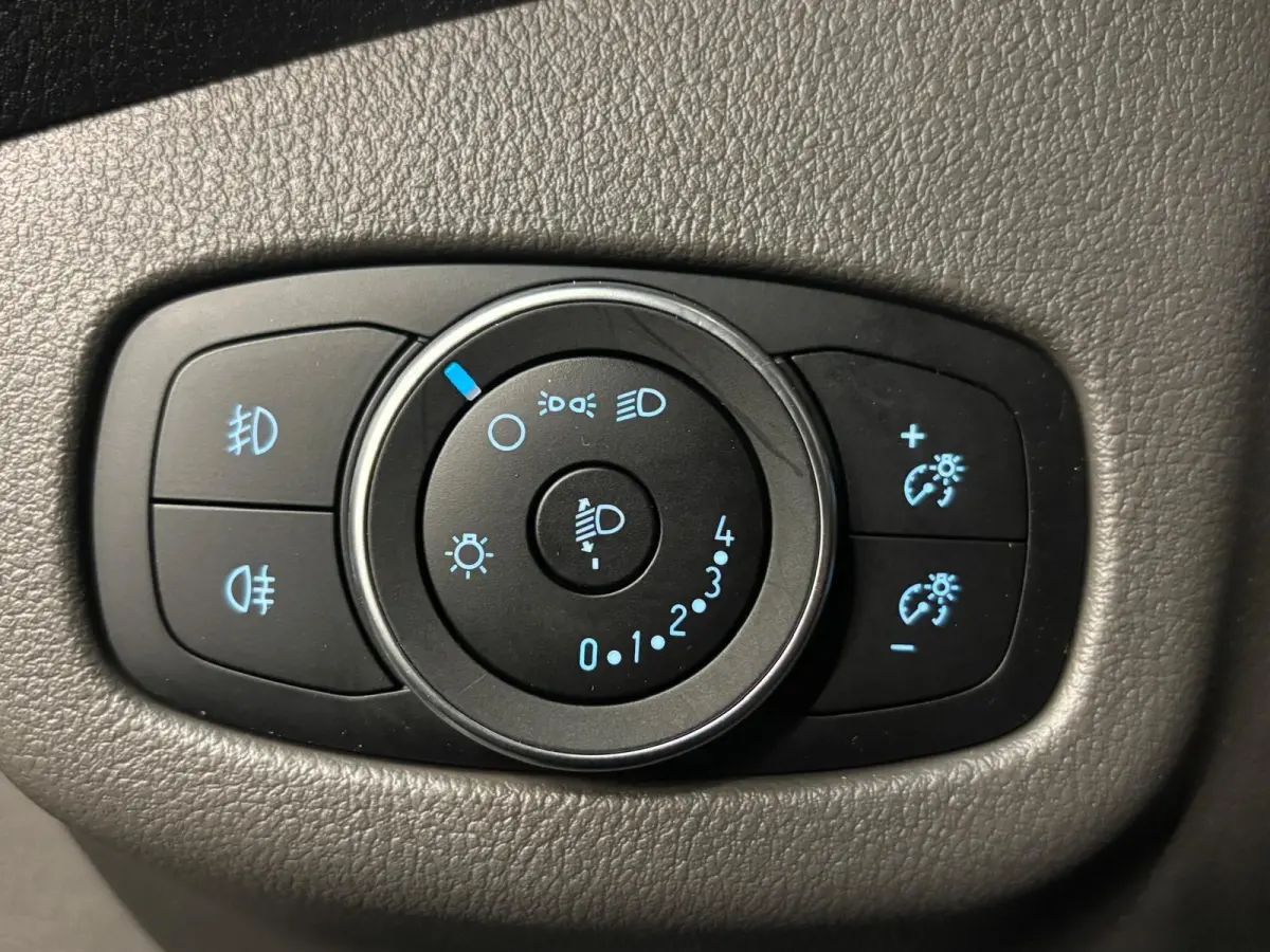 1.5 EcoBlue L2 Trend Airco Navigatie Parkeersensoren Camera Cruise Control Lichtmetalen velgen 3 Zits
